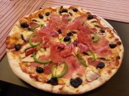 Пицария Pizza ITALY - Хотел АМФИБИЯ -център Приморско